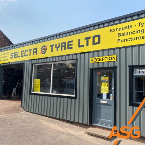 Selecta Tyre Signage